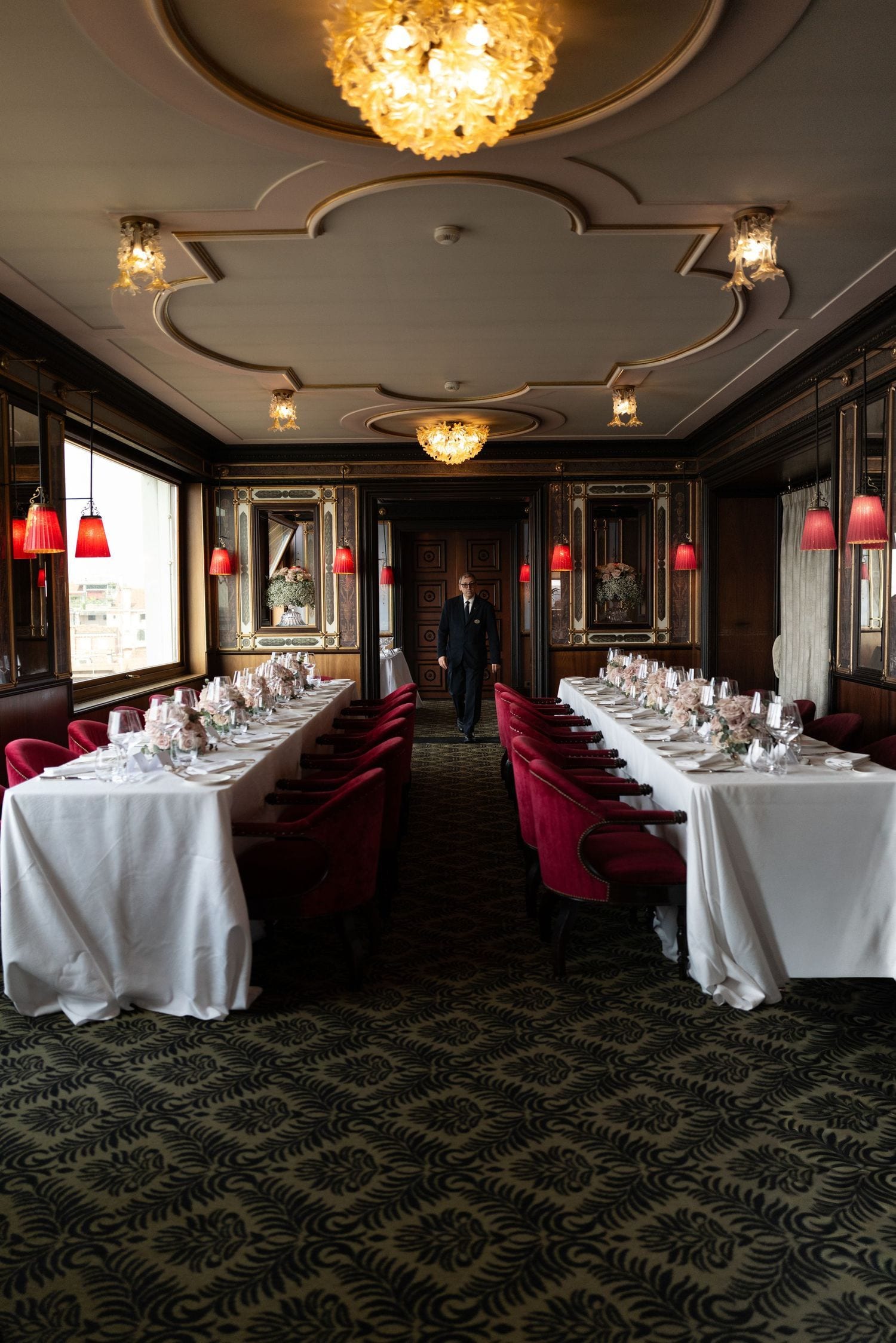 Ricevimento elegante negli interni storici dell'Hotel Danieli