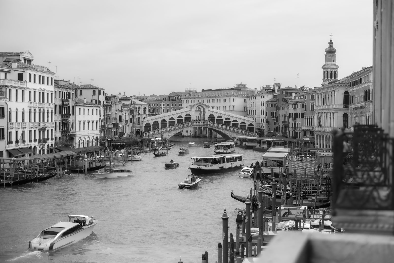 Grand Canal and Rialto Bridge view during a wedding day in Venice